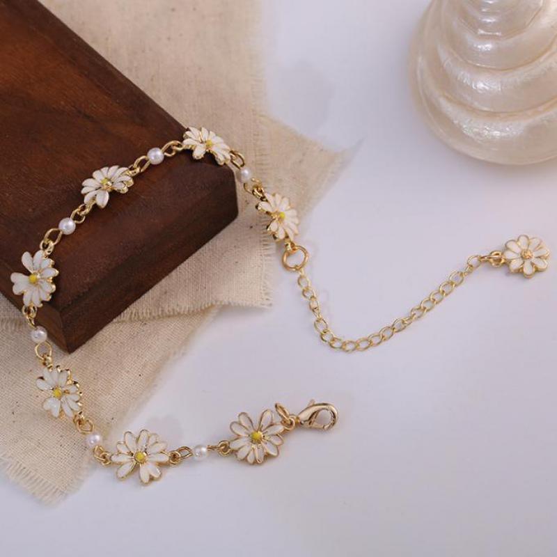 Fashion Sweet Daisy Flower Charm Bracelet - Minimalist Flowers Pearl Women Party Banquet Statement Jewellery - The Jewellery Supermarket