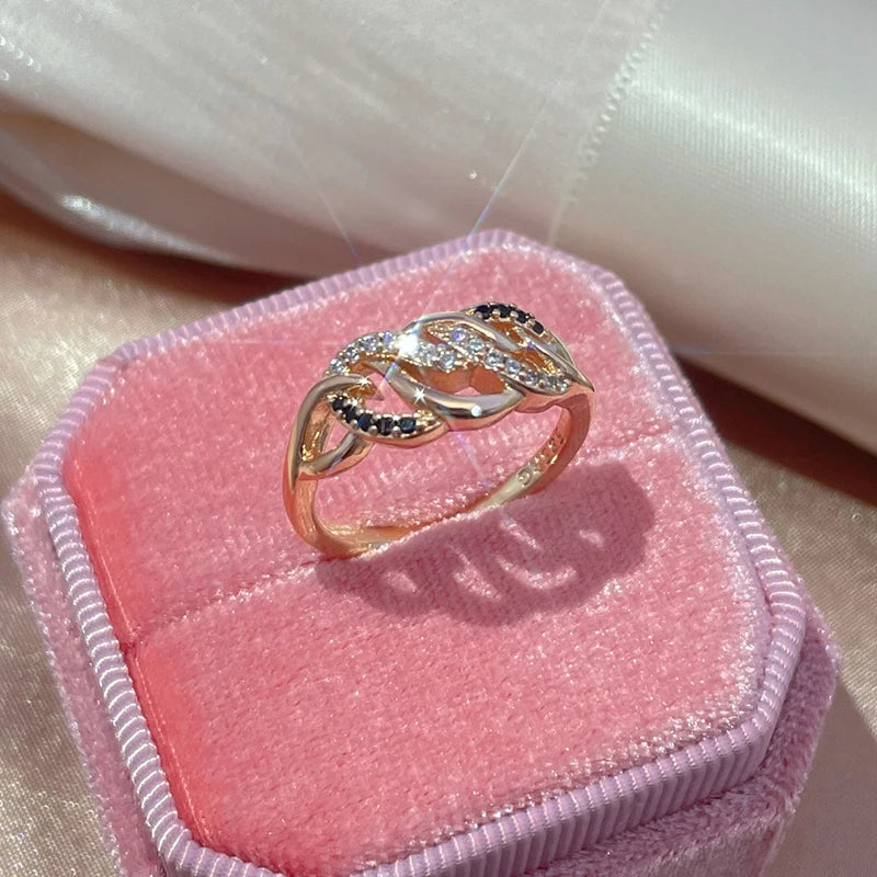 Sensational Rolled 14K Rose Gold Vintage Style Cutout Black and White Zircon Diamonds Rings - Fashion Jewellery