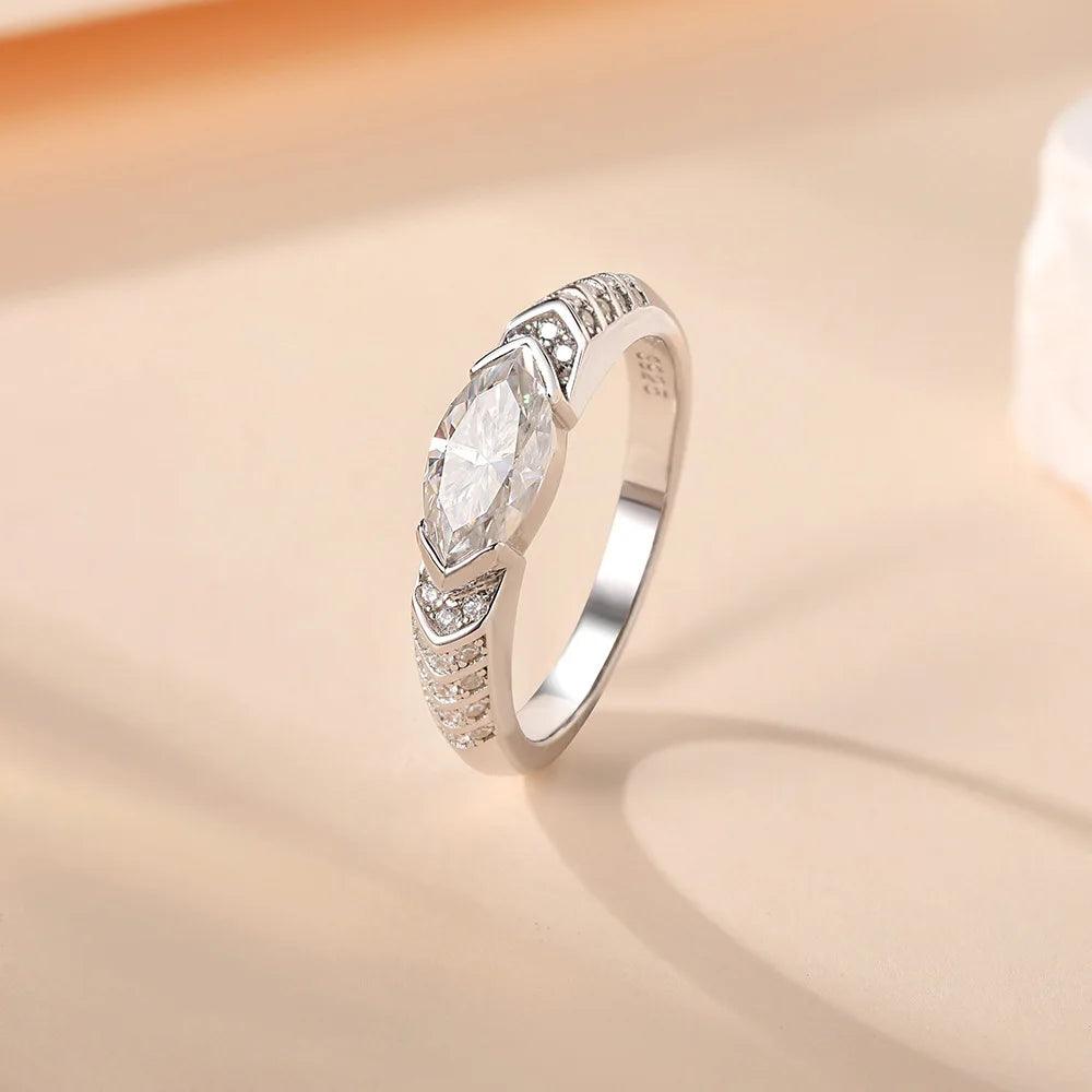 Angel's Eye Design 1CT 5*10MM VVS1 Moissanite Diamond Ring For Women Sterling Silver Engagement Wedding Jewellery
