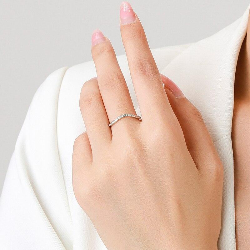 Geometric Twisted Sparkling AAAA Simulated Diamonds Ring - Wedding Engagement Statement Fine Jewellery - The Jewellery Supermarket