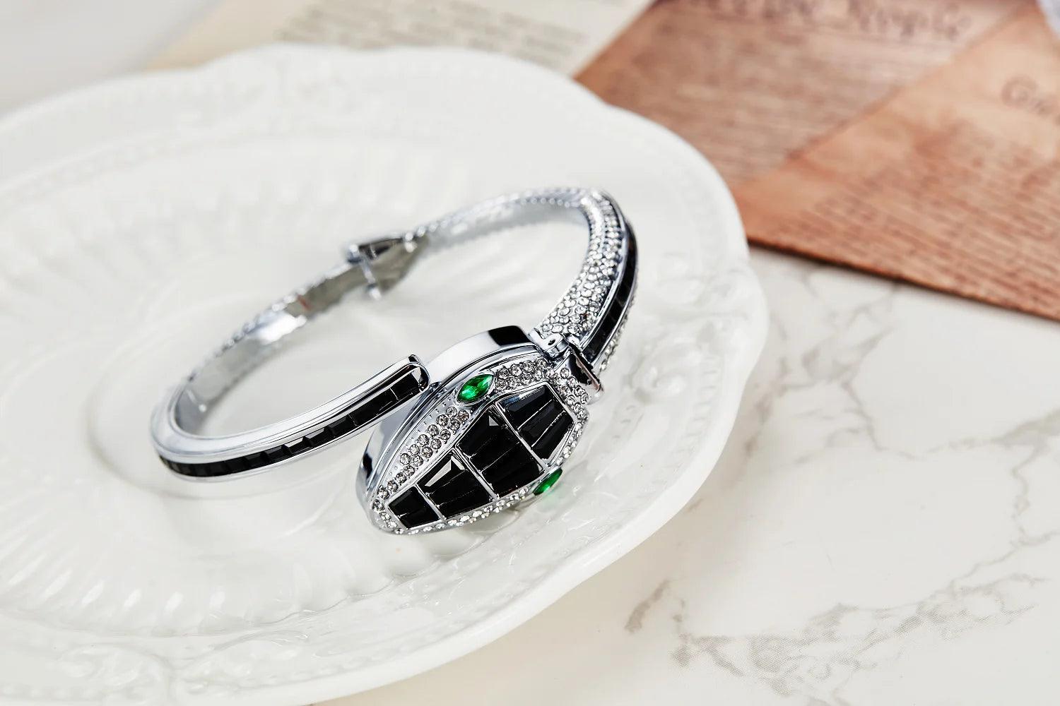 Luxury Snake Design Women's Quartz Bracelet Wrist Watches - Fashion Rhinestone Encrusted New Style Gift
