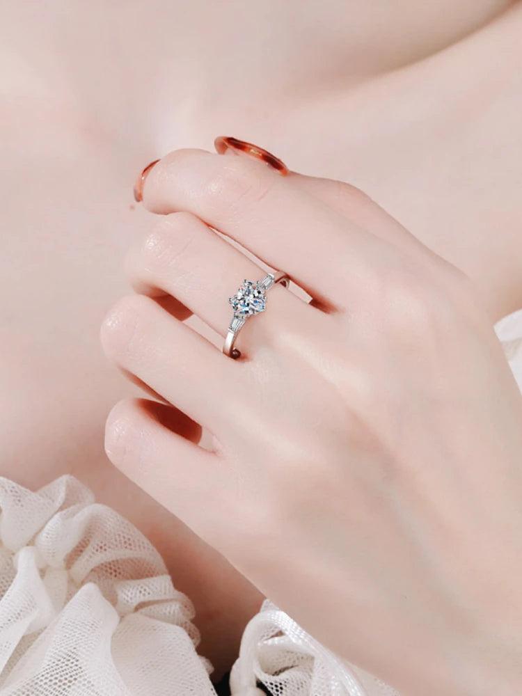 Fabulous Heart-shaped GRA Moissanite Diamonds Sterling 925 Silver Simple Marriage Proposal Fine Jewellery