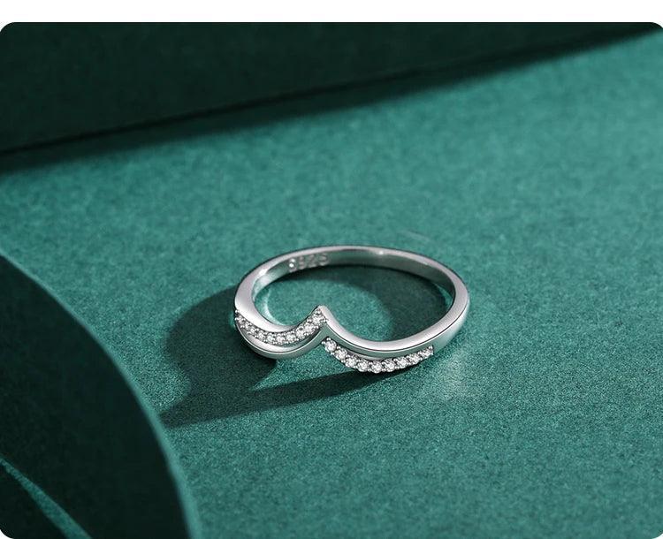 *NEW* Stylish Simple V Shape Sterling Silver AAAA High Quality Simulated Diamond Ring - The Jewellery Supermarket