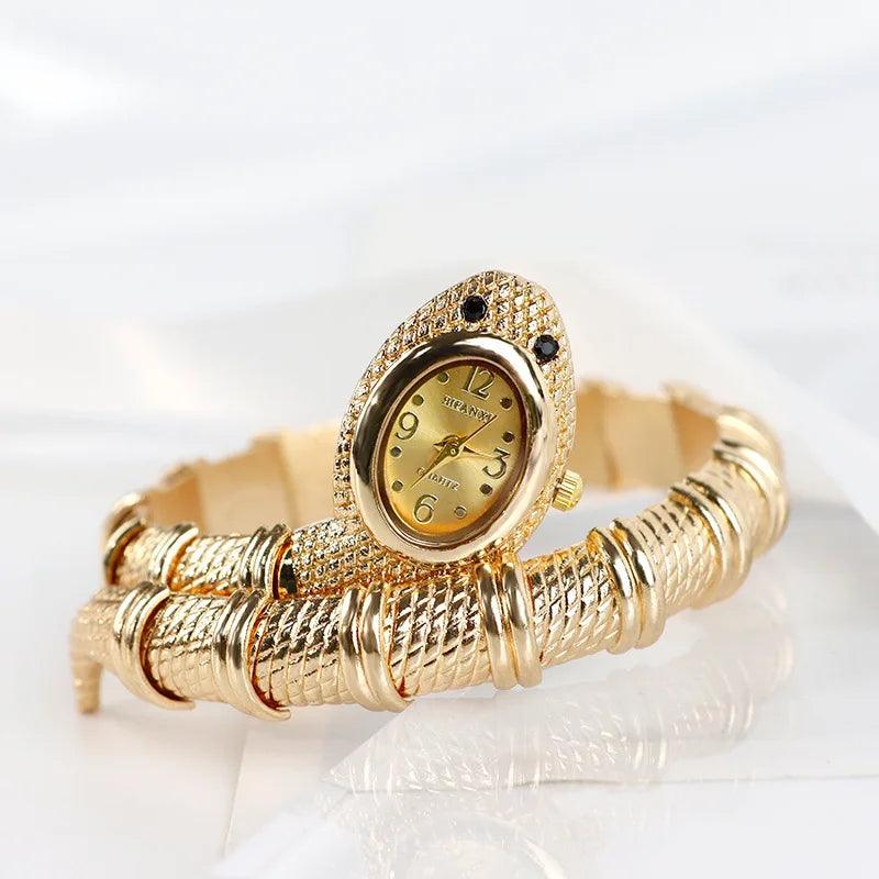 Classic Creative Design Snake Shape Watch for Women. Gold Bracelet Bling bling Diamonds Quartz Ladies Watches
