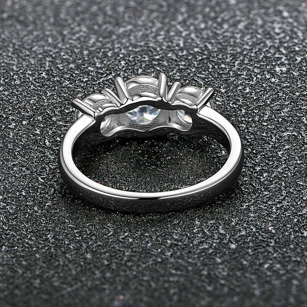 Luxury 3 Stone Round Cut D Colour 4CT Moissanite Diamonds Rings Sterling Silver 18KGP Engagement Wedding Jewellery