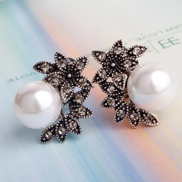 Exquisite Charming Fashion Imitation Pearl Earrings Inlaid Rhinestones - The Jewellery Supermarket