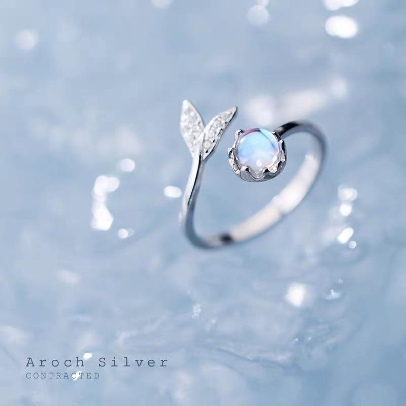 Pretty 925 Sterling Silver tail Moonstone Ring - Best Online Prices - The Jewellery Supermarket