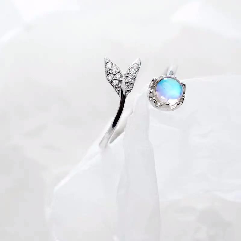 Pretty 925 Sterling Silver tail Moonstone Ring - Best Online Prices - The Jewellery Supermarket
