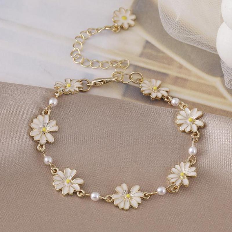 Fashion Sweet Daisy Flower Charm Bracelet - Minimalist Flowers Pearl Women Party Banquet Statement Jewellery - The Jewellery Supermarket