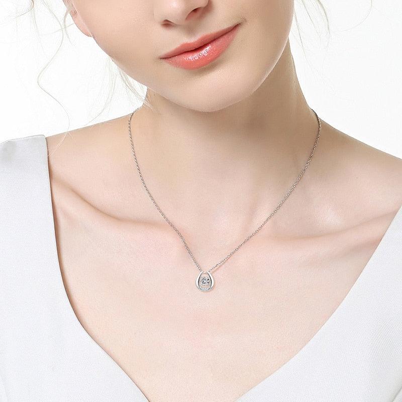 Best Seller - Lucky Horseshoe D-Color 0.8ct Dancing High Quality Moissanite Diamonds Necklace - Ideal Gift - The Jewellery Supermarket