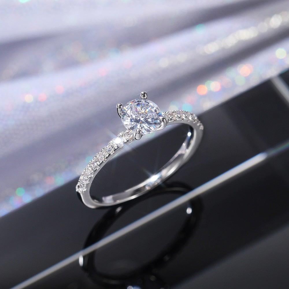 Brilliant Round ♥︎ High Quality AAA+ Cubic Zirconia Diamonds ♥︎ Luxury Engagement Ring - The Jewellery Supermarket