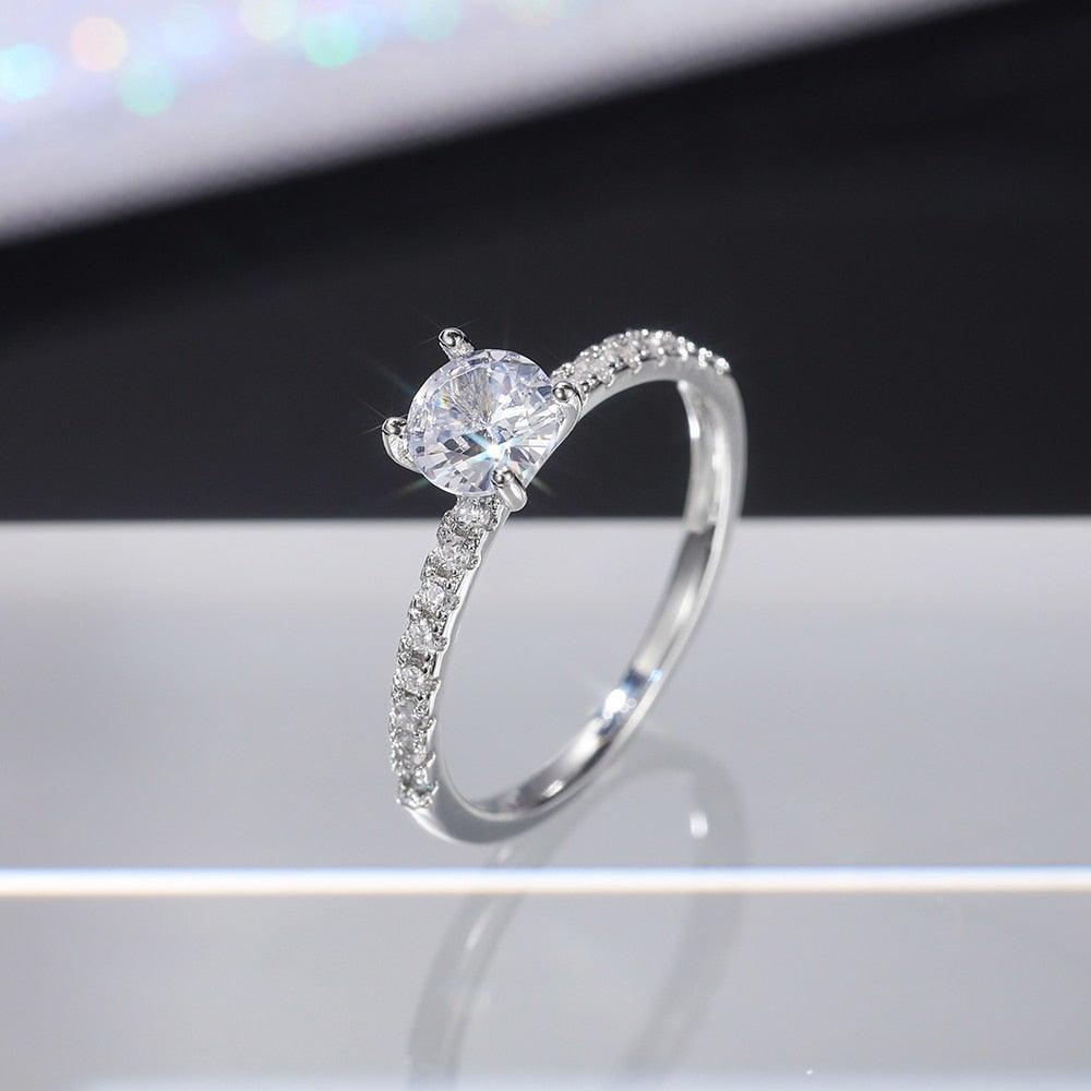 Brilliant Round ♥︎ High Quality AAA+ Cubic Zirconia Diamonds ♥︎ Luxury Engagement Ring - The Jewellery Supermarket