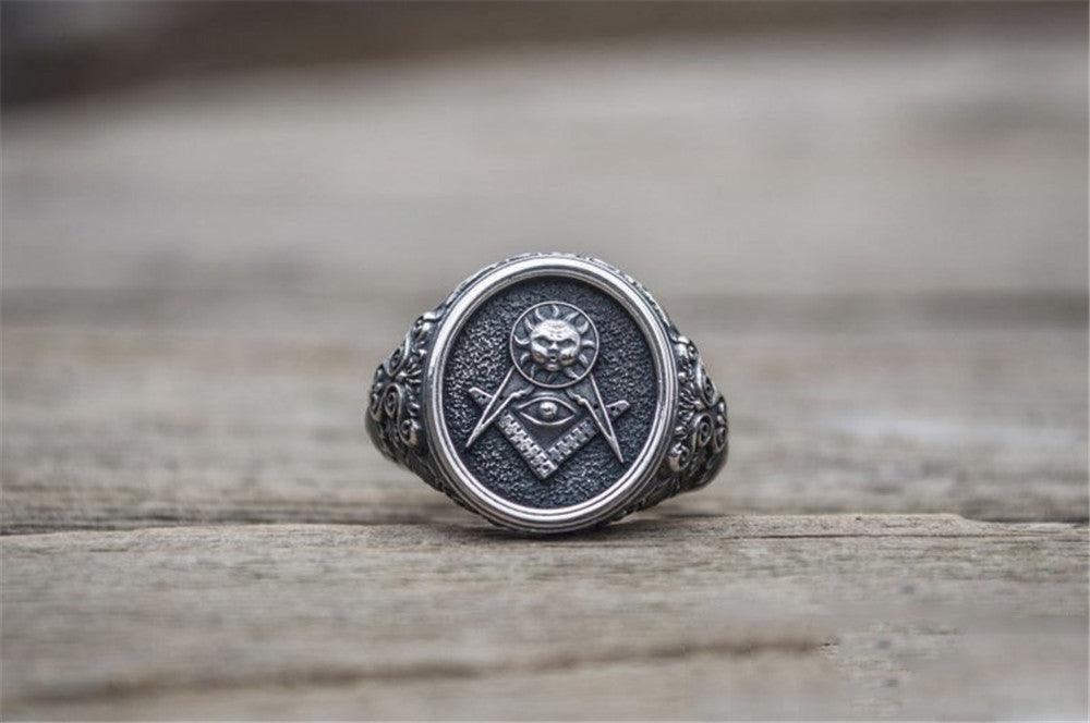 Best Gifts - Vintage Men's Templar Masonic Signet Ring - The Jewellery Supermarket