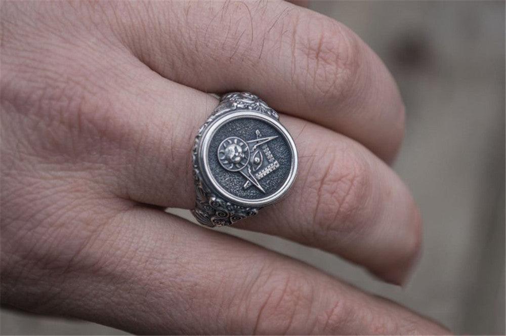 Best Gifts - Vintage Men's Templar Masonic Signet Ring - The Jewellery Supermarket