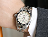 New 38mm Diver Mens Watch Japan NH35A Automatic Mechanical Sapphire Glass Date Luminous 200M Waterproof Wristwatch