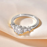 Elegant VVS1  D Colur 1.0CT 6.5MM D Moissanite Diamond Rings Exquisite Jewellery