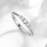 Fine 0.13 CTTW VVS1 D Colour 5 Stones Moissanite Diamonds Engagement Silver Rings