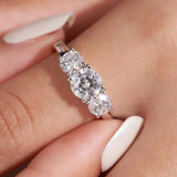 Amazing 3 Stones Sparkling 2/4 Carat Moissanite Diamonds Rings Silver Wedding Engagement Jewellery With Certificate