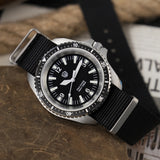 10Bar Waterproof Sweep Seconds Movement Sapphire Glass Stainless Steel Dive Watches