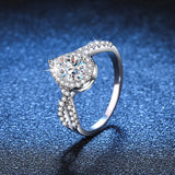 Remarkable 1ct Pear Cut D Colour VVS1 Moissanite Diamond Luxury Engagement Wedding Sterling Silver Rings for Women