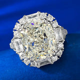 New European and American Style Ice Flower Cut 12 * 14G High Quality AAAAA High Carbon Diamonds Luxury Ring