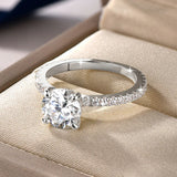 Luxury Classic 8mm 2.0CT VVS1 D Moissanite Solitaire Engagement Wedding Ring