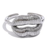 18K Gold Plated Stainless Steel Unique Lip Open Fashion Personalized Attractive Ring