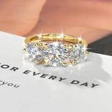 Luxury 4 Carat VVS1 D Colour Round Moissanite Wedding Engagement 3-Stones Ring