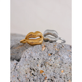 18K Gold Plated Stainless Steel Unique Lip Open Fashion Personalized Attractive Ring