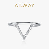 Fashion Personality V Shape Dazzling AAAA Lab Created Diamond 925 Silver Ring