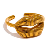 18K Gold Plated Stainless Steel Unique Lip Open Fashion Personalized Attractive Ring