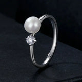 Unique Decorative Design Freshwater Pearl VVS1 D Colour Moissanite Silver Ring