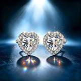 Silver Halo Setting 0.5-2ct D Colour VVS1 Heart Cut Moissanite Diamonds Stud Earrings