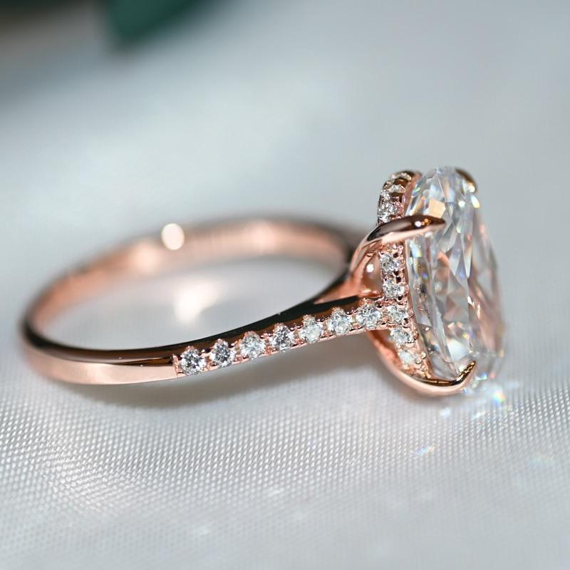 Outstanding Classic Oval High Quality Simulated Lab Diamond Wedding Engagement Ring Fine Jewellery - The Jewellery Supermarket