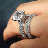 Trendy 2Pc Brilliant AAA+ Cubic Zirconia Diamonds Fashion Luxury Bridal Ring Set